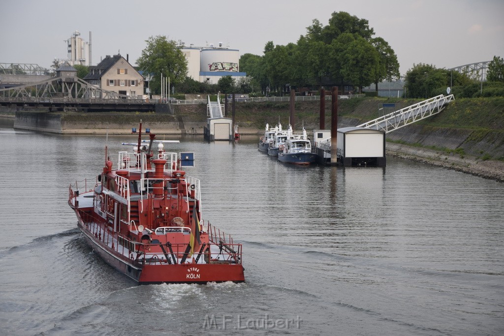 PRhein Koeln Porz Ensen Schwimmer untergegangen P188.JPG - Miklos Laubert